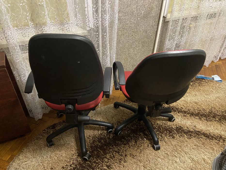 Продаються крісла