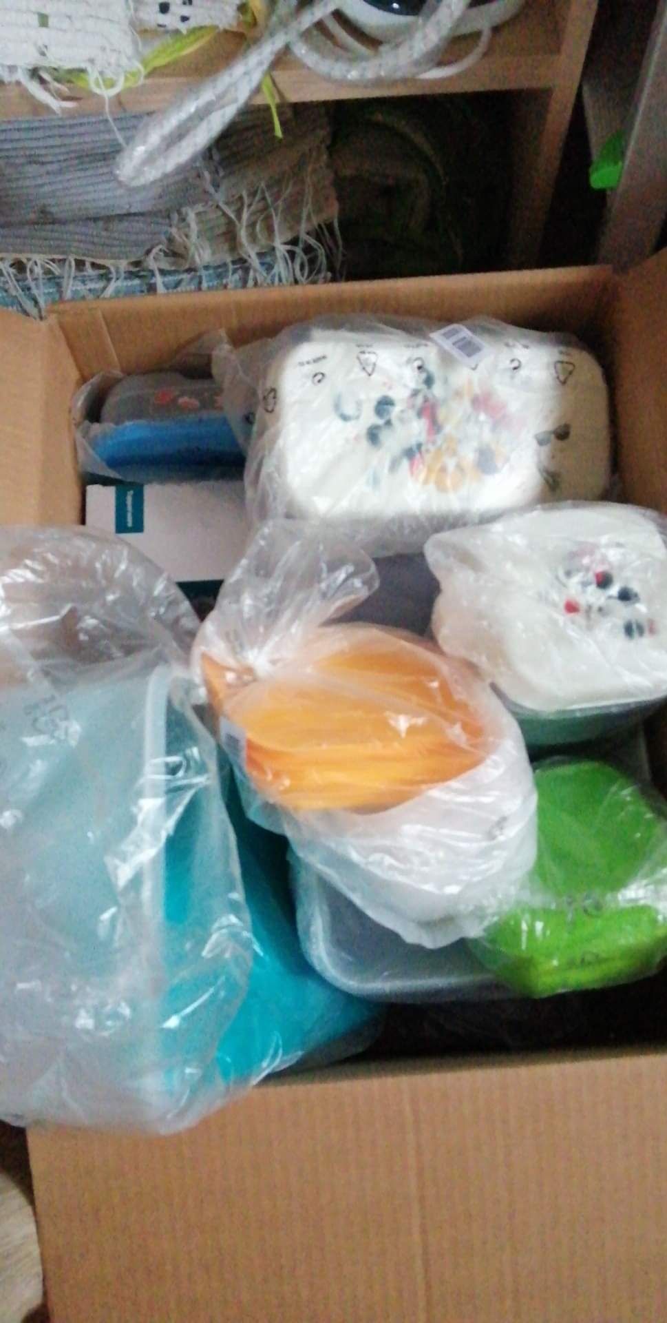 Tupperware em stock