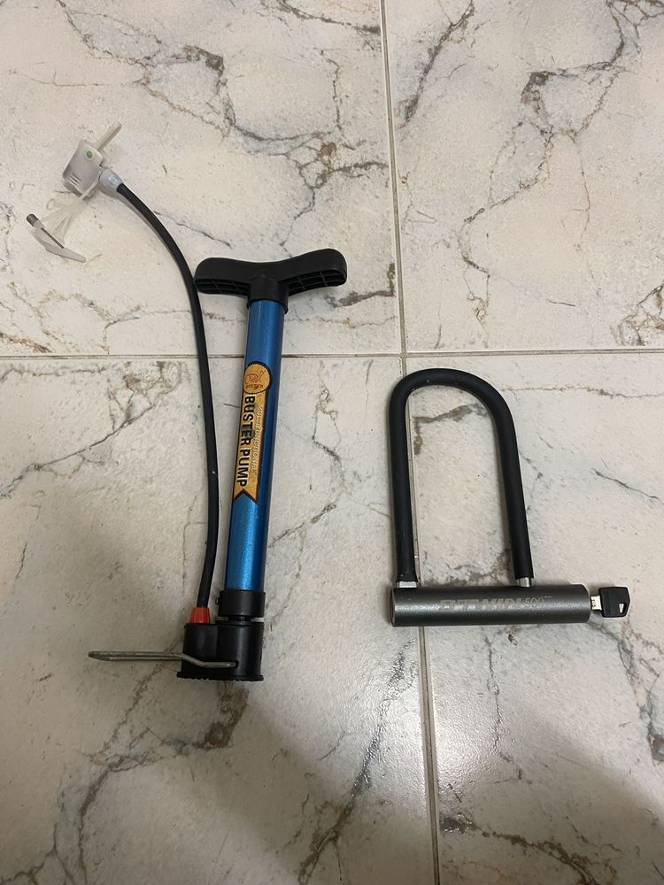 Bomba pneu de bicicleta  + cadeado