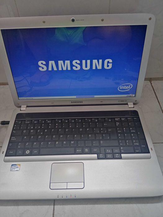 Portátil Samsung Modelo R530