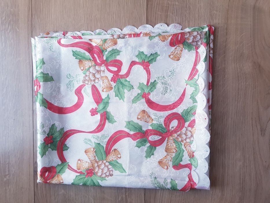 Obrus świąteczny 158x146cm