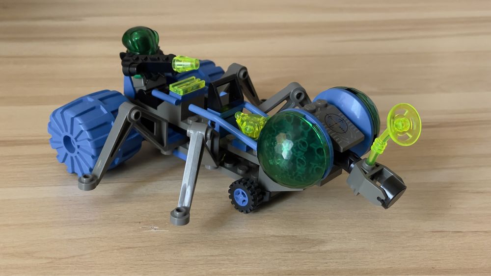 LEGO System Space: Insectoids 6837 Cosmic Creeper