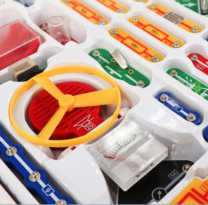 Конструктор електронний Doka Школа 999+ схем D70708