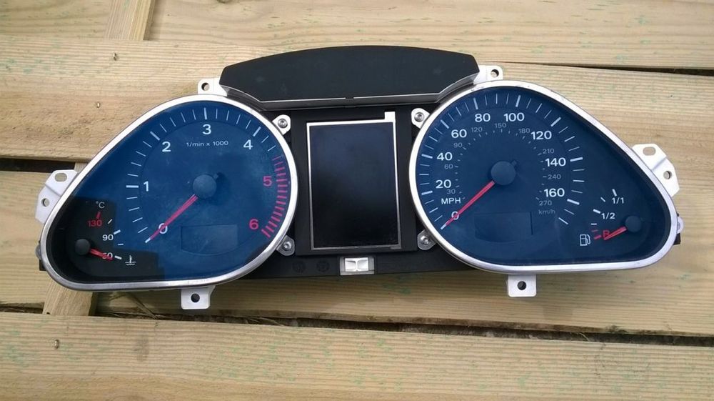 AUDI A6 C6 DIESEL LICZNIK ZEGARY 4F0920981F