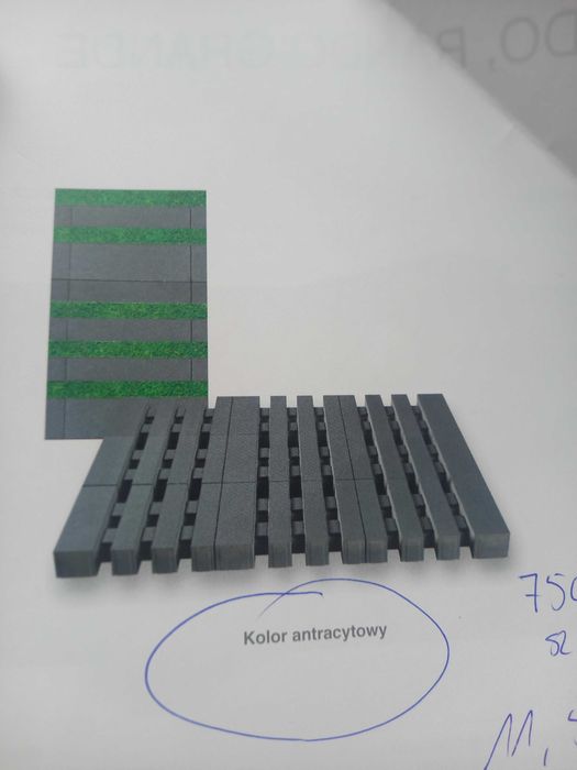 Sprzedam płyty chodnikowe.