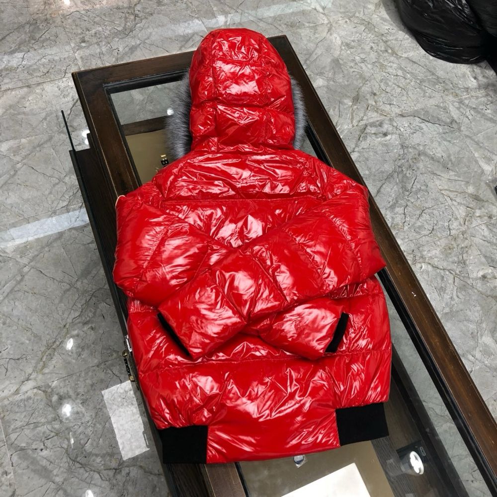 Moncler пуховики  последние размеры ХС,С со скидкой