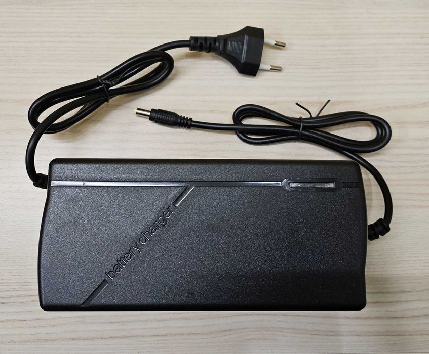 SZYBKA Ładowarka 54.6V 5A Kukirin Li-Ion hulajnogi roweru skutera 13s