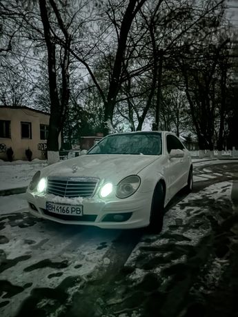 Mercedes Benz w211