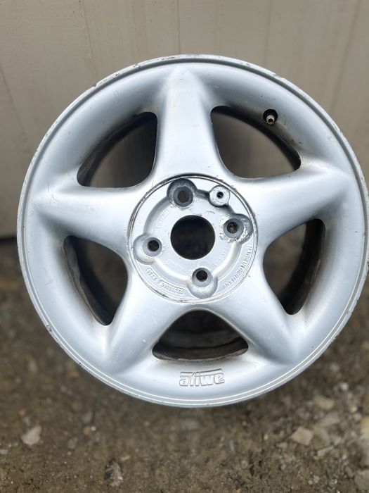 Титани радіусом 15