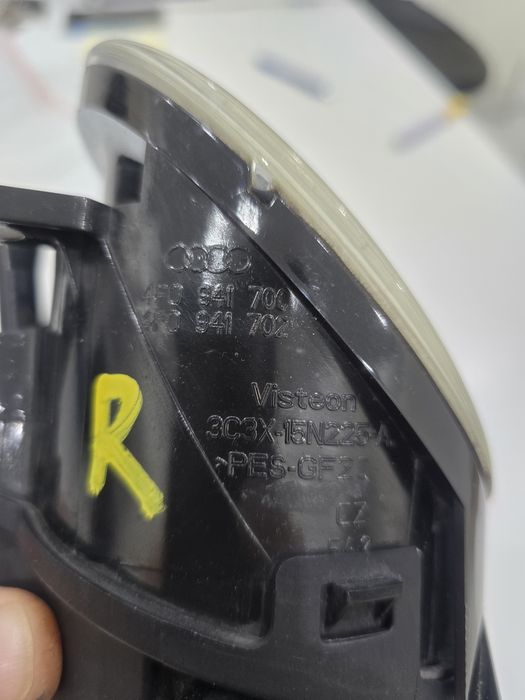 Halogen przeciwmgielnych Audi A6C6 PRAWY