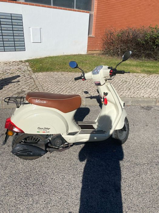 VENDO Scooter Neco Lola 50