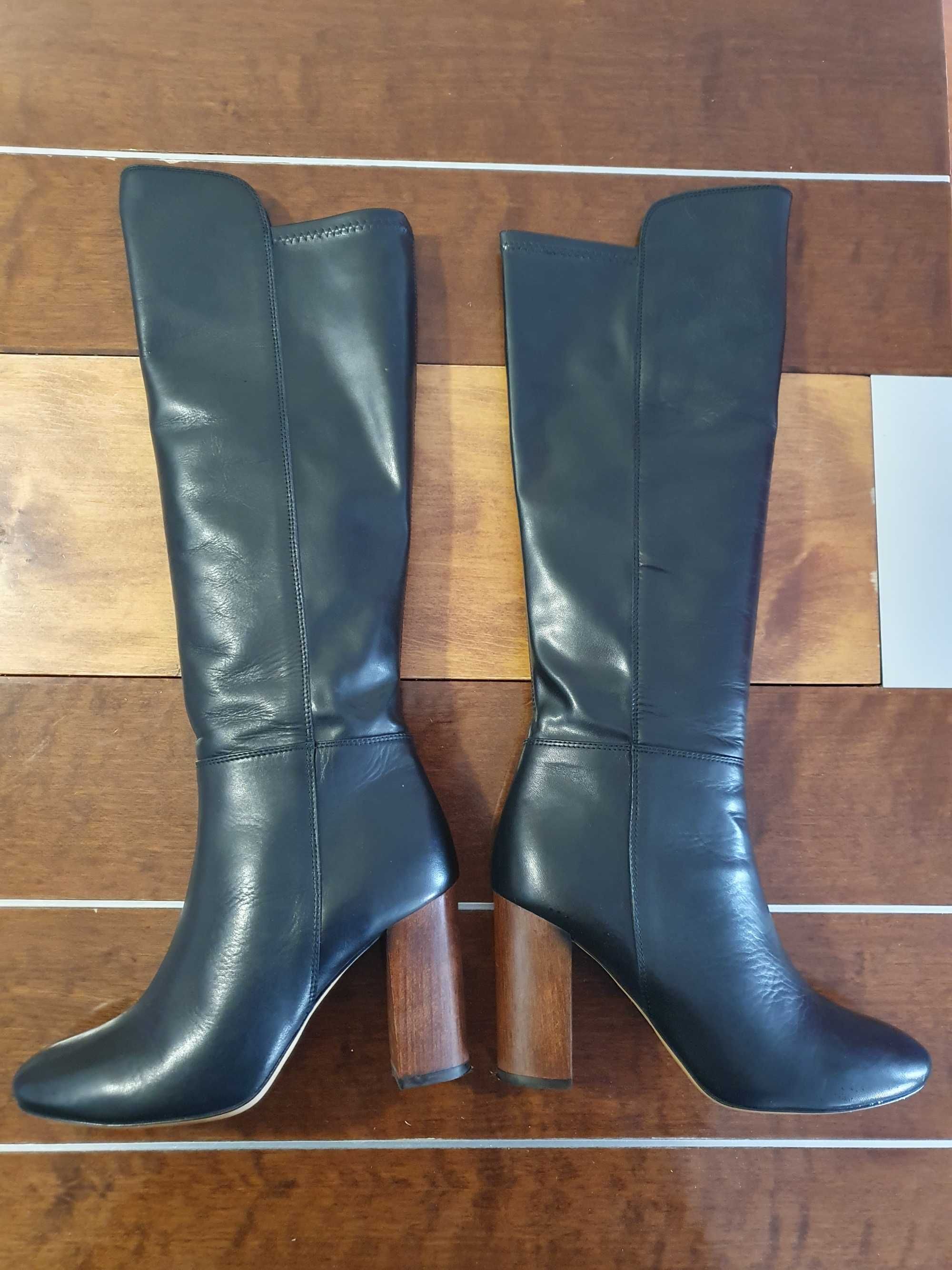 Botas altas de senhora em pele como novas