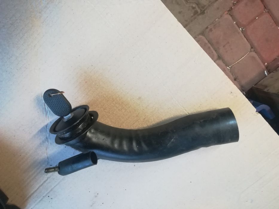 Fiat 126p rura wlewu paliwa +korek wlewu paliwa wersja EL