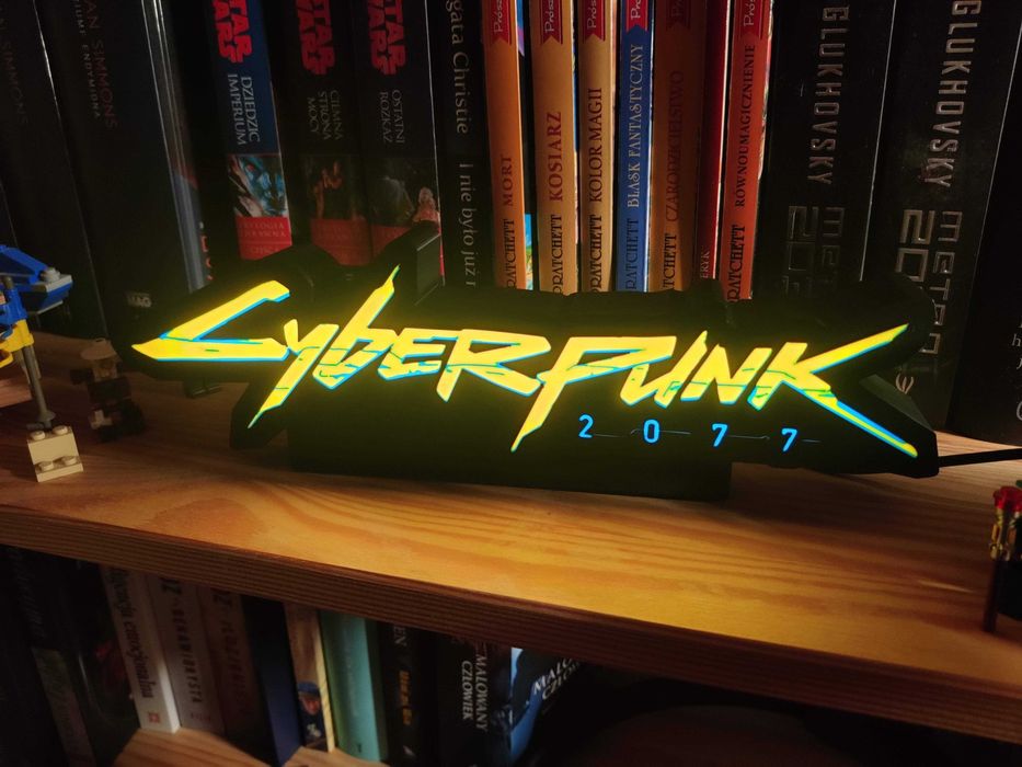 Podświetlany panel logo Cyberpunk 2077 RGB – sterowanie z aplikacji