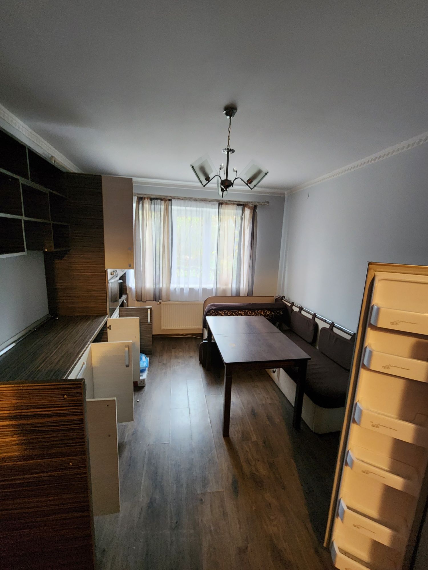 Продам велику 2 кімнатну квартиру в місті Тисмениця 97м2