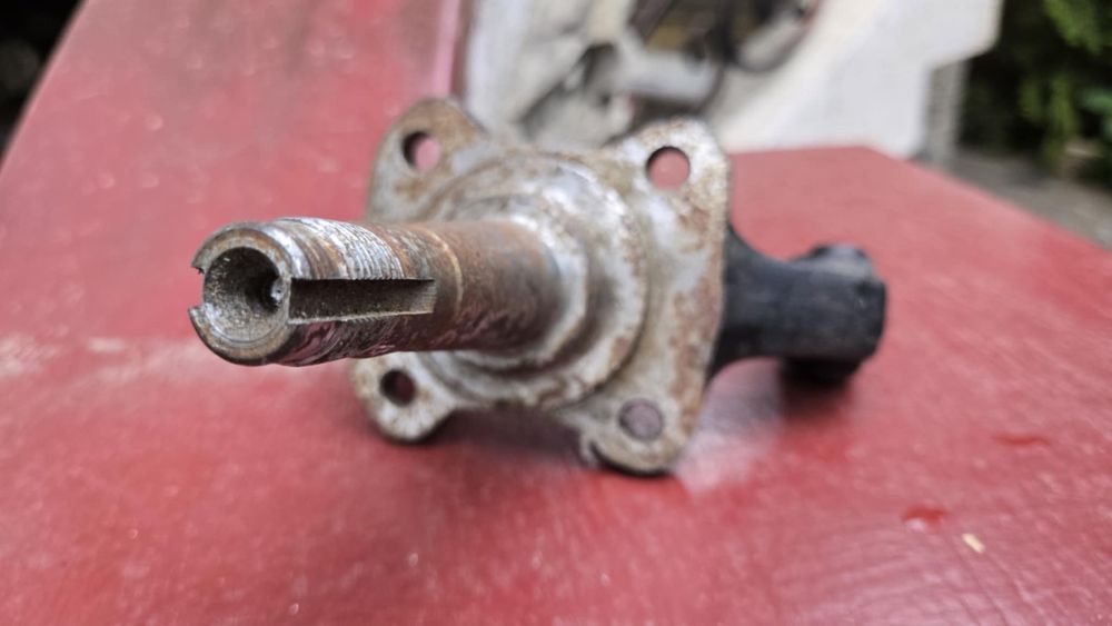 Цапфа (поворотный кулак) ВАЗ классика