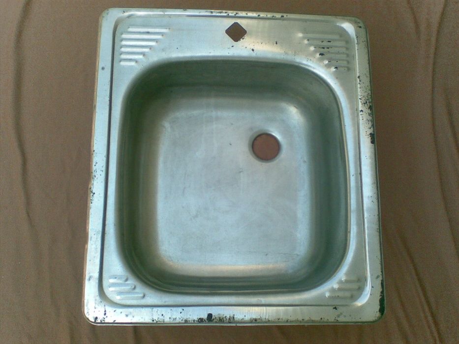 Мойка кухонная  со смесителем