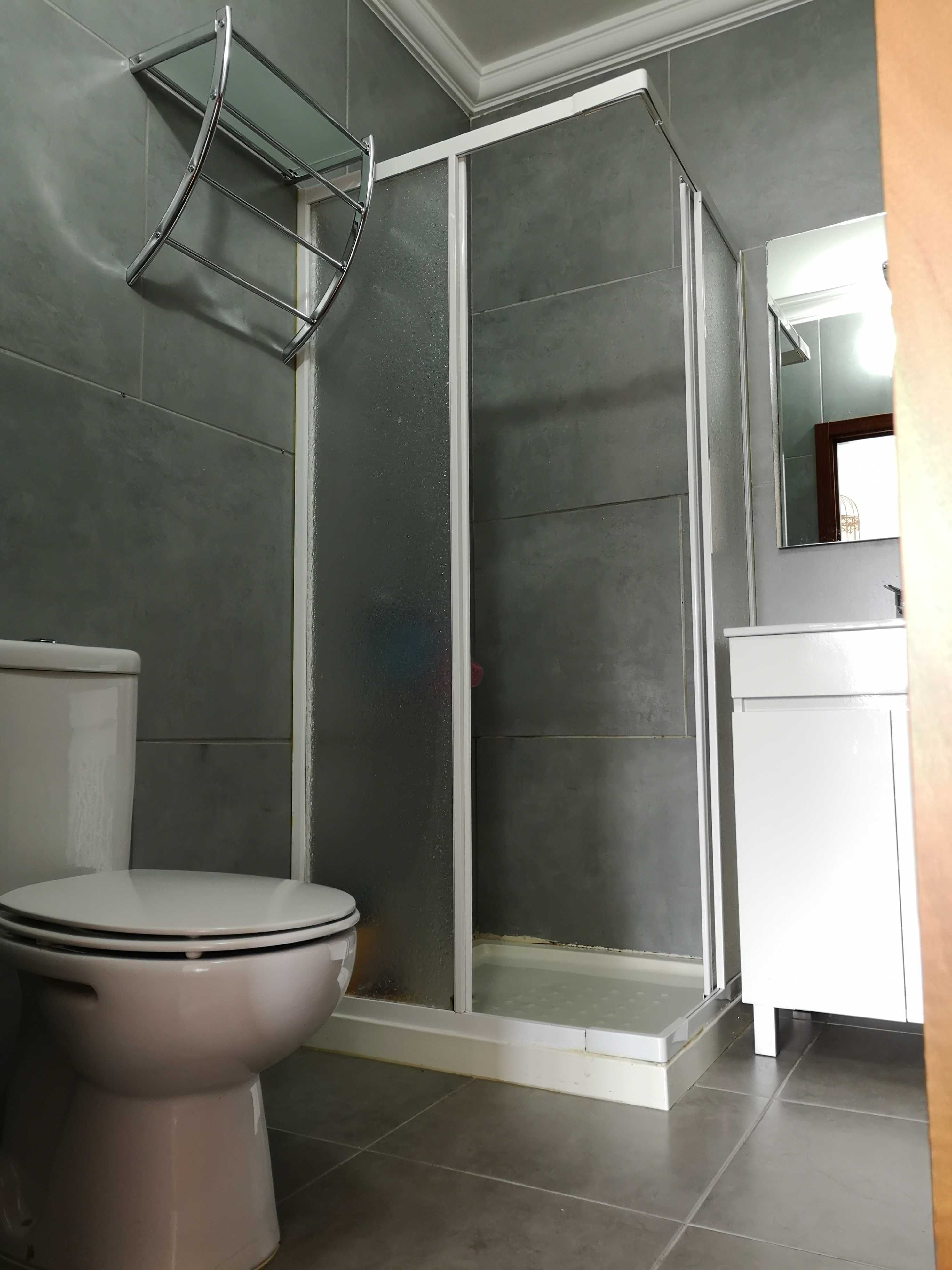 Quarto para estudantes com casa de banho - Solum - próximo ESEC