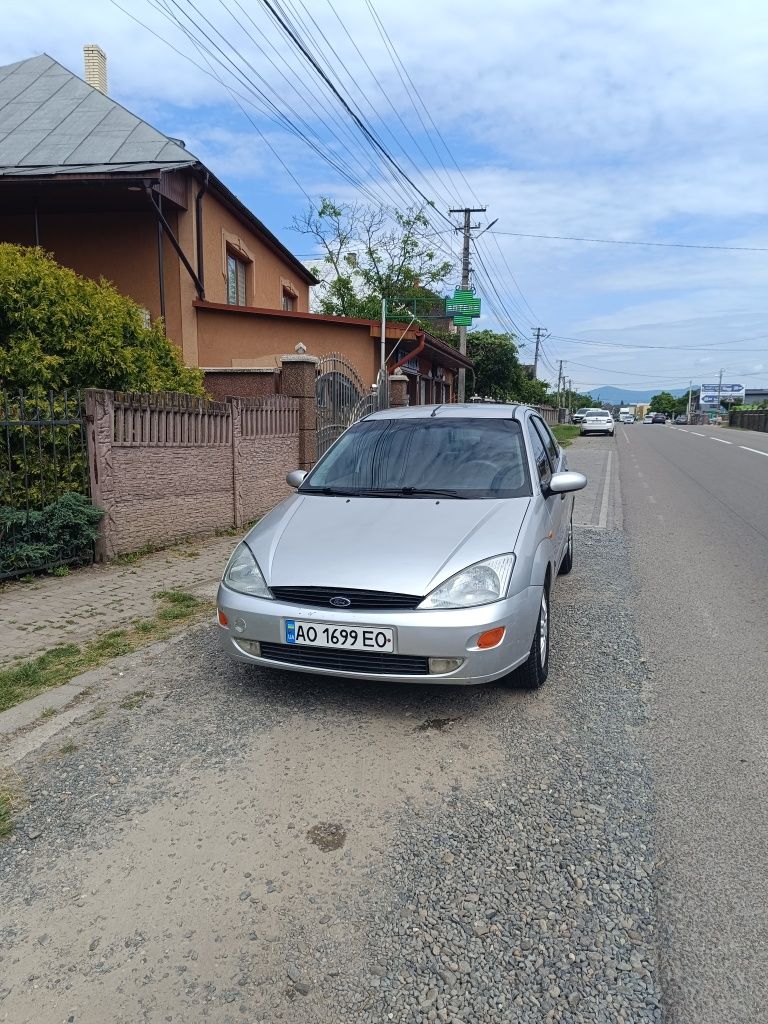 Ford focus 2,0 бензин 2000рік