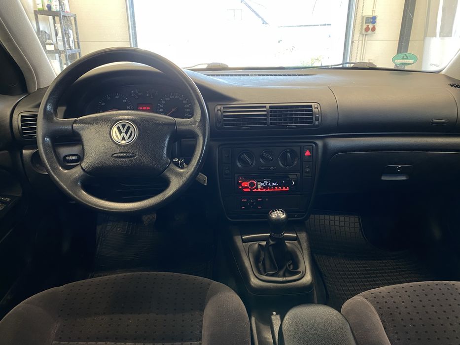 VW Passat ! Benzyna 1.8 ! Zadbane wnetrze ! Zdrowy slinik ! Hak