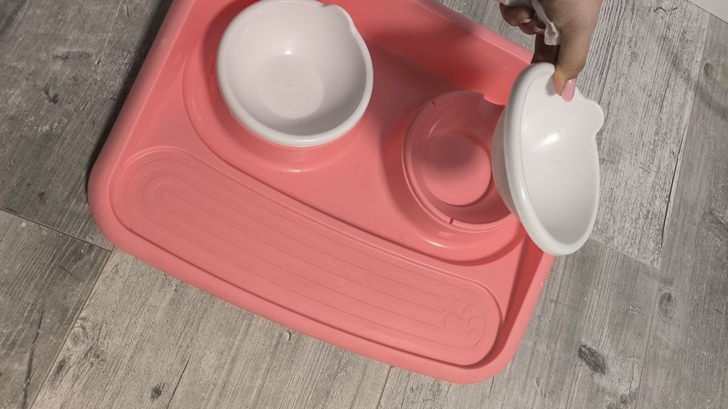 Zestaw misek dla psa kota różowa podkładka dwie plastikowe miski