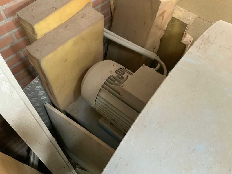 Odciąg trocin z wytrząsarką, 40 m rur i kontener 6m dł. DLMV USA