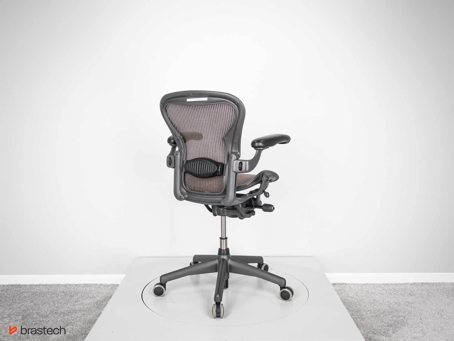 Krzesło biurowe Herman Miller Aeron Classic rozmiar A