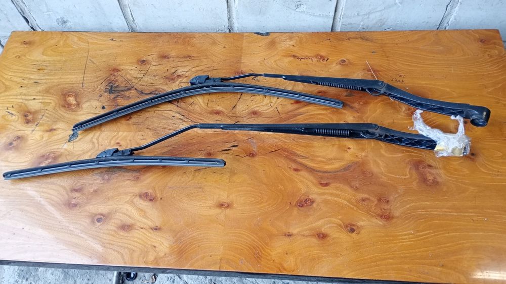 Ramię pióro wycieraczki Insignia A