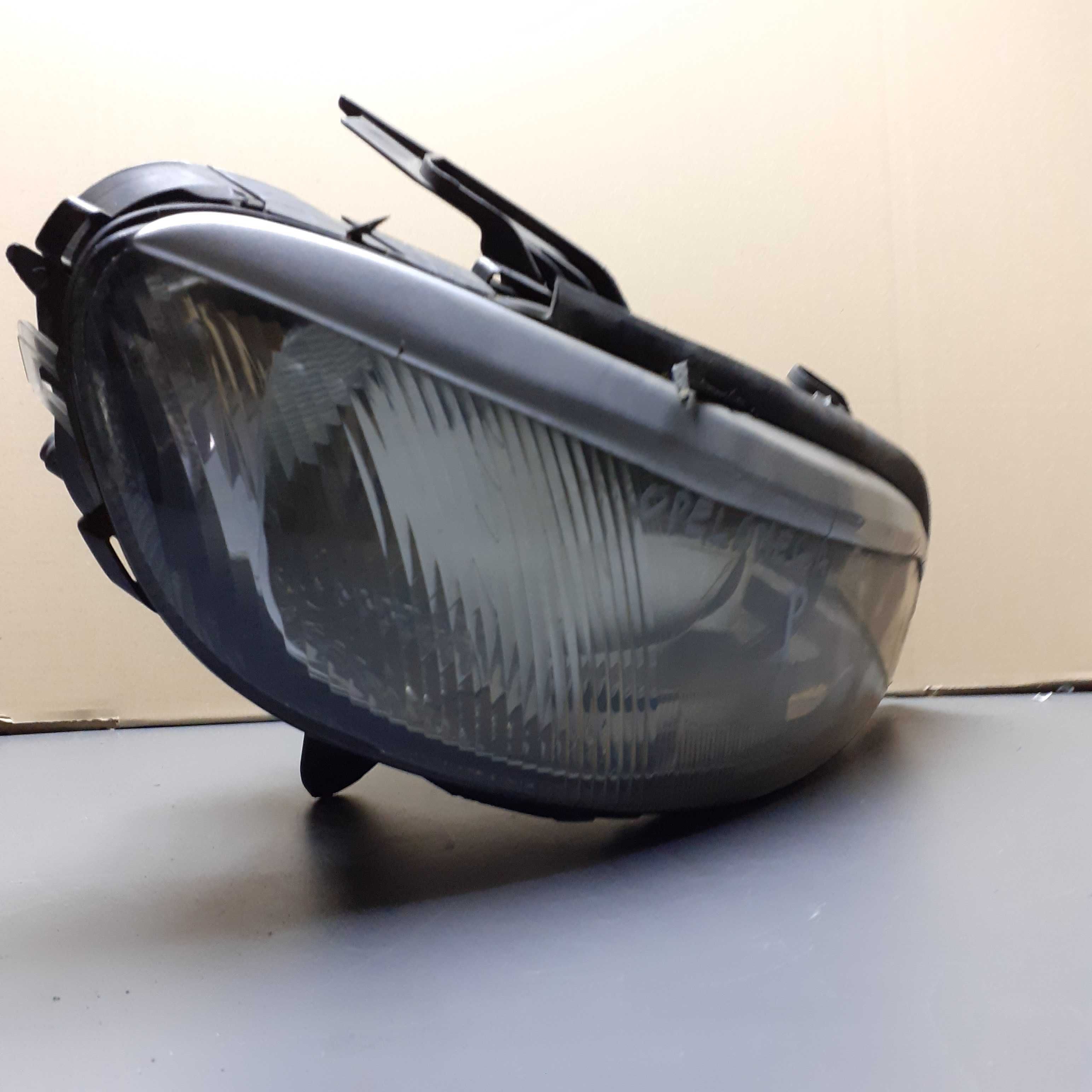 Lampa przednia Opel Omega Ksenon prawa