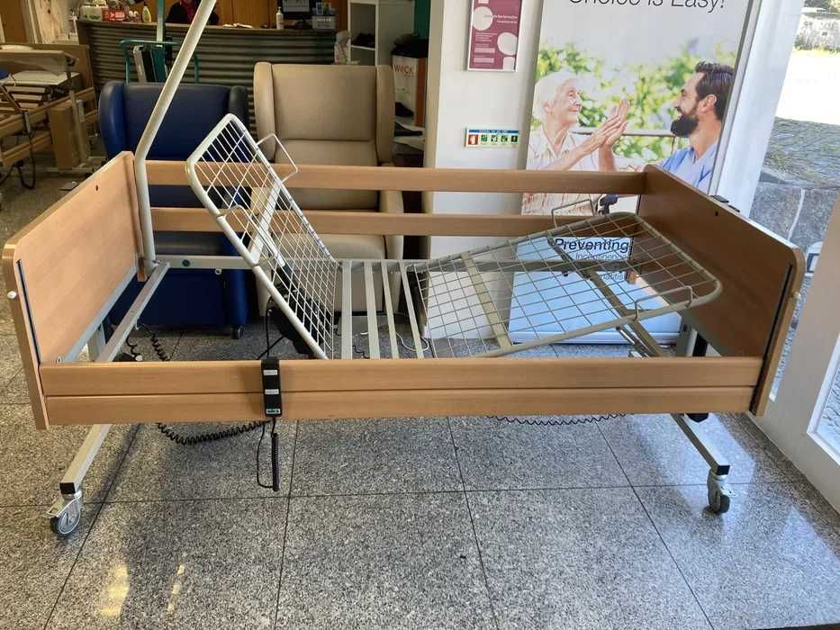 Cama articulada semi-nova com garantia, elevatória e elétrica