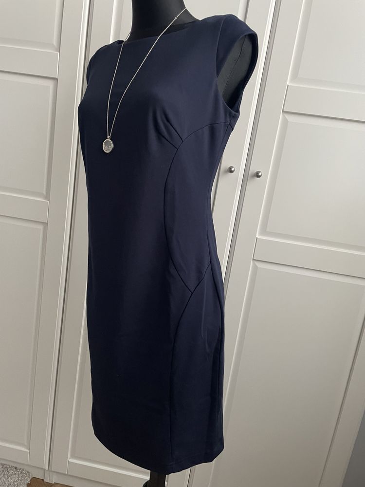 Granatowa, elegancka sukienka firmy Quiosque nowa z metką