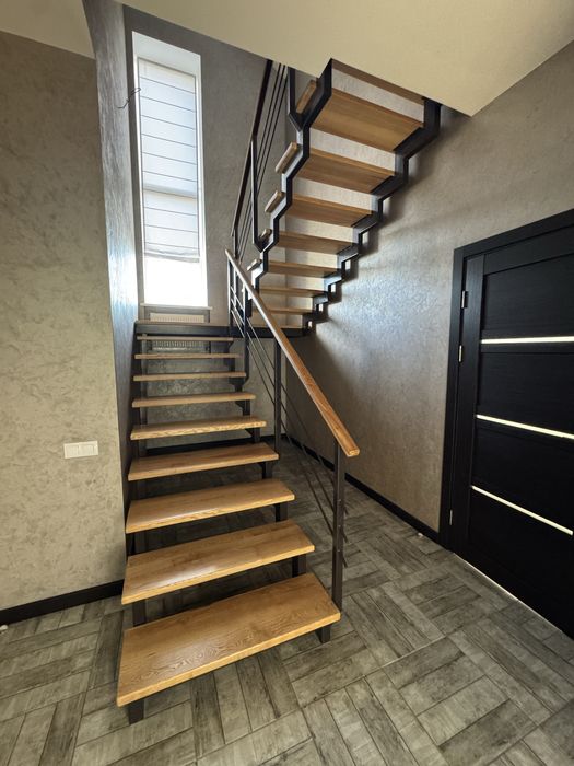 Продаж будинку з новим ремонтом