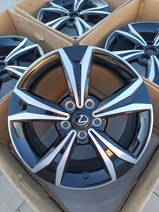 #T5 Alufelgi R17 5x114,3 Lexus CT ES IS NX RX Nowe