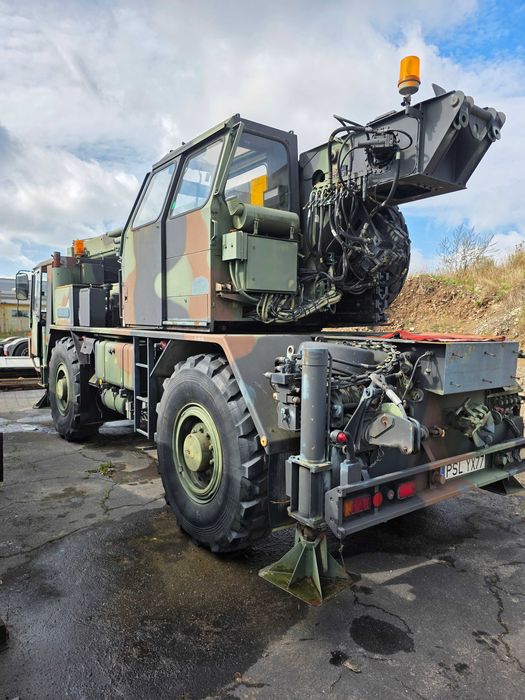 Dźwig liebherr UM109 FKL
