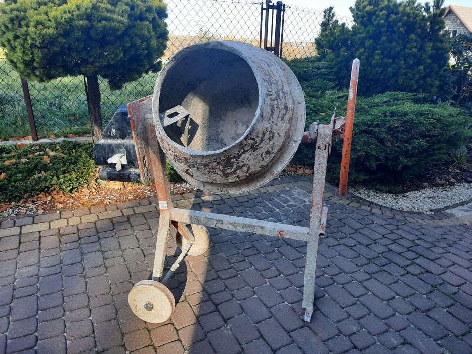 Betoniarka wynajem wypożyczalnia sprzęt budowlany transport 125L 550w