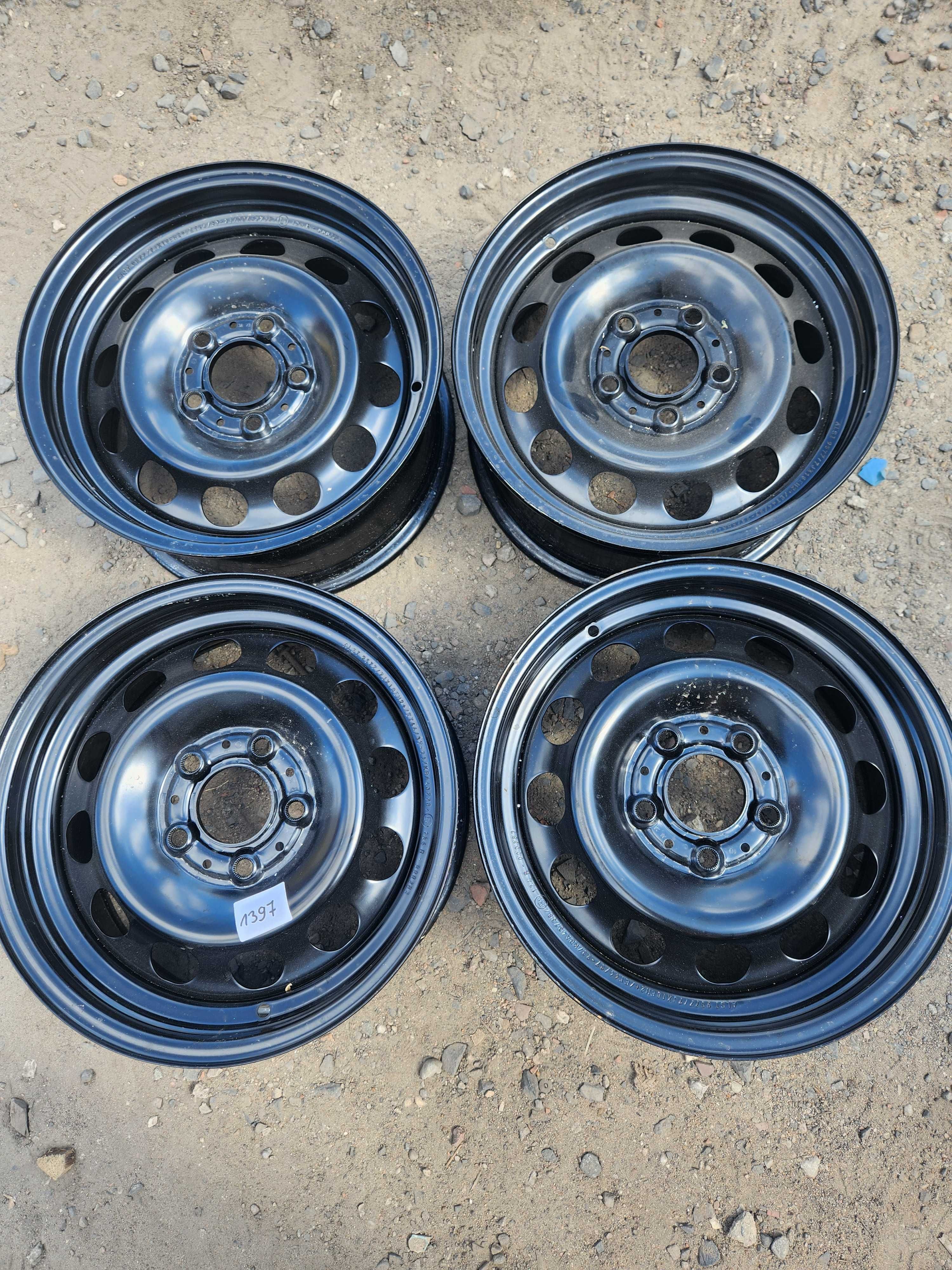 1397. BMW  7 x 16' ET44 rozstaw 5x120 felgi stalowe