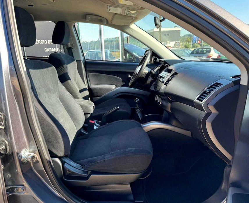 Mitsubishi Outlander II 2.0  - Garantia Incluída