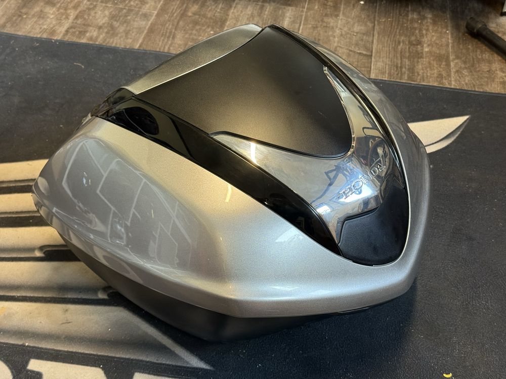 Oryginalny kufer honda forza pcx sh