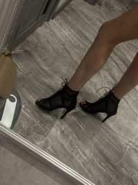 Туфлі для хілс heels