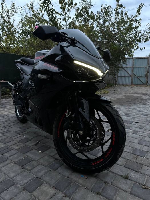 Електромотоцикл Ducati panigale