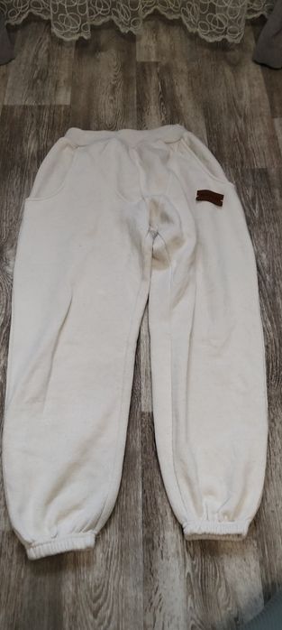 Лот жіночого одягу