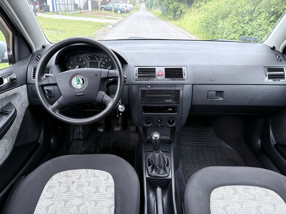 Skoda Fabia_1.4 MPI_2003r_Sedan_Nowy przeglad