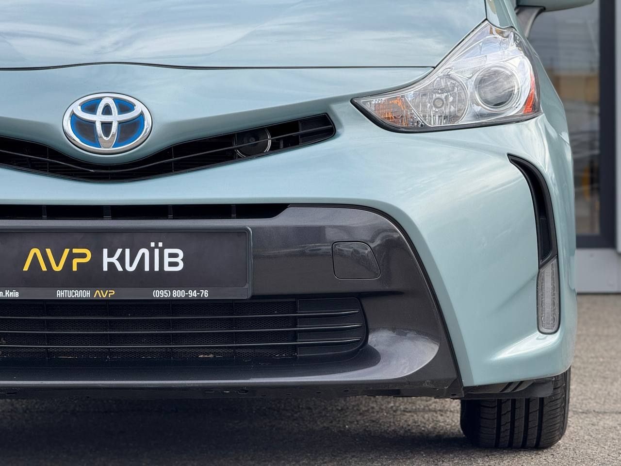 Toyota Prius V 2016 року, 1.8 гібрид, автомат, передній привід, 113т.к