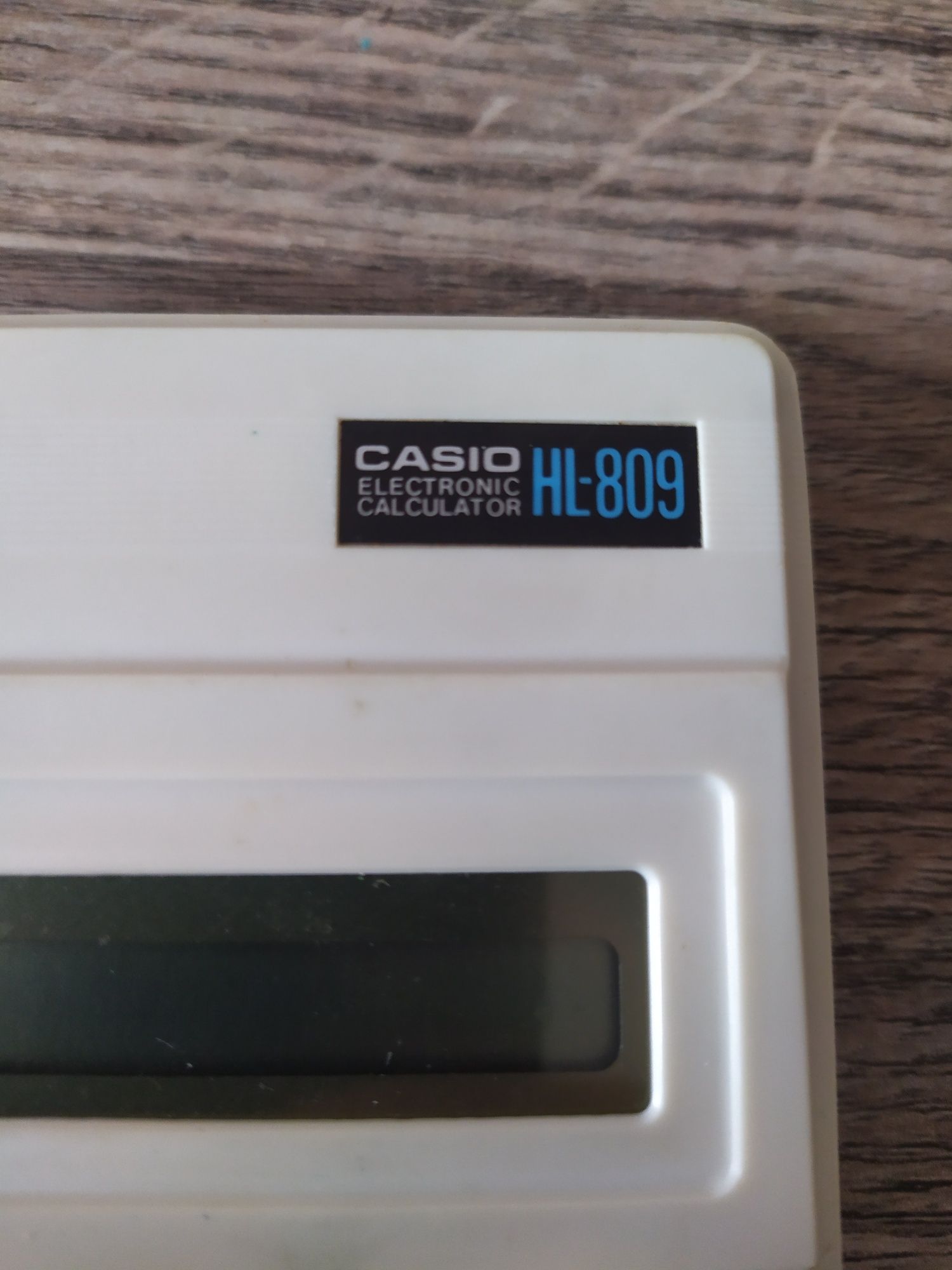 Калькулятор Casio HL-809.