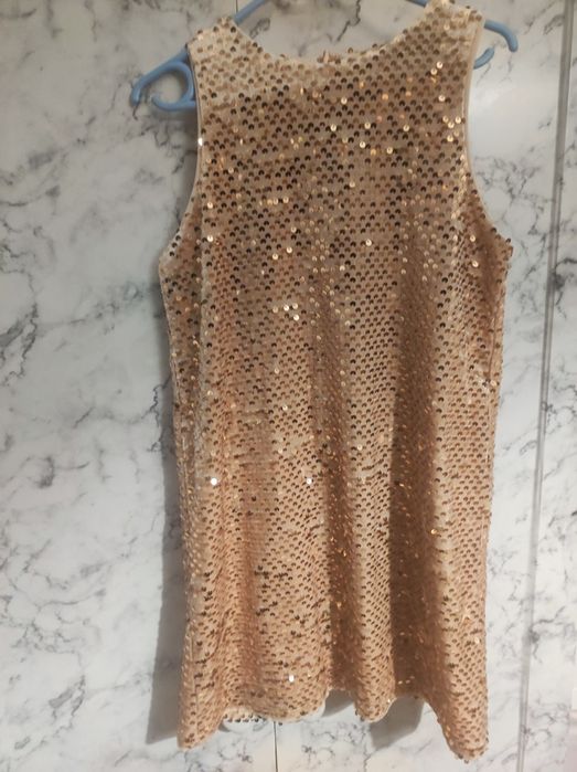 Sukienka h&m cekiny różowa beżowa 134/140