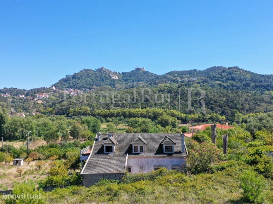 Quintinha com vistas para a vila de Sintra e Palácio da Pena