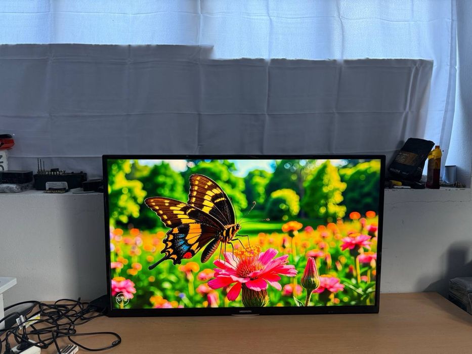Телевізор Medion 43” 4K UHD Smart TV / T2