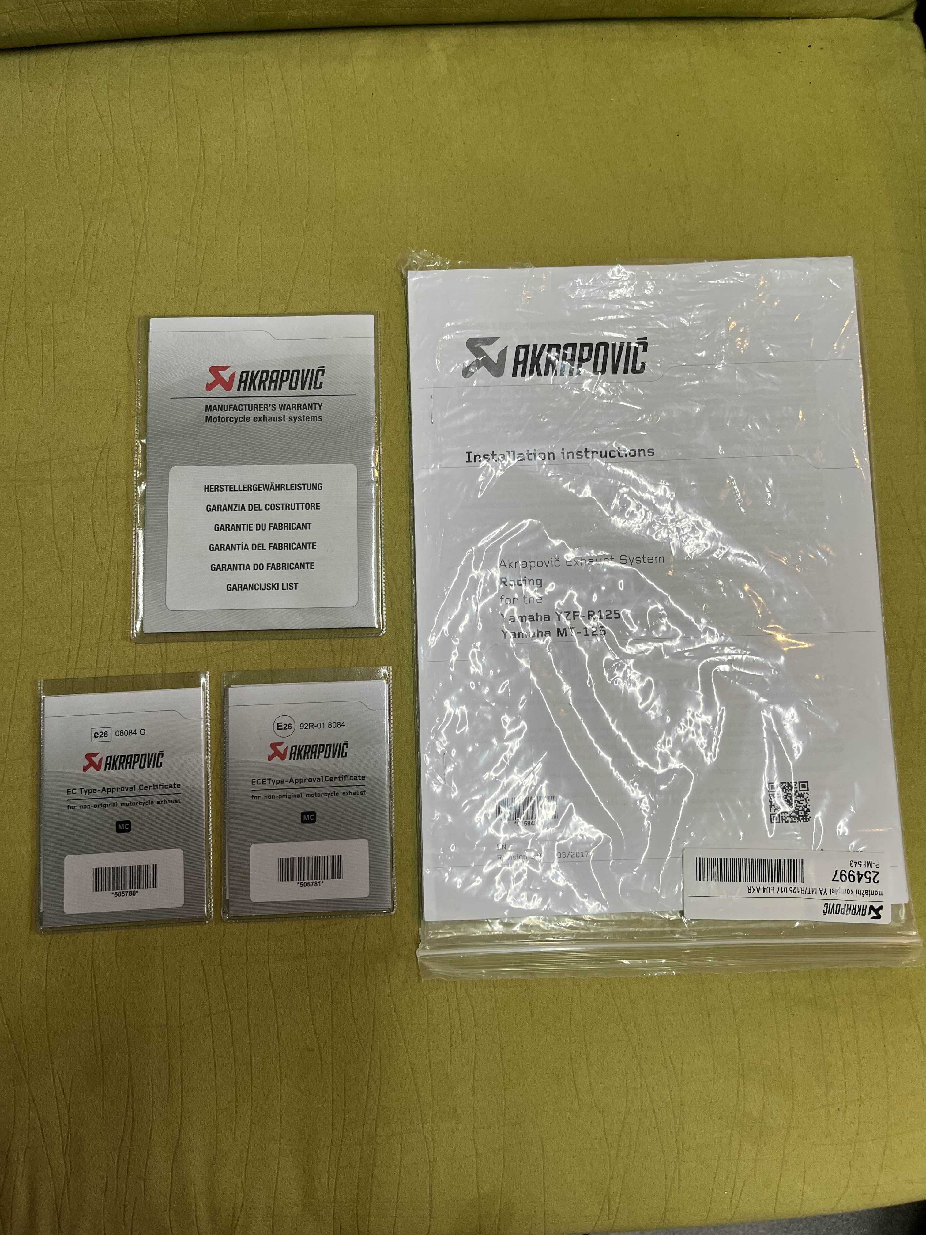 ORYGINALNY Układ wydechowy AKRAPOVIC Yamaha R125/MT 125 rok 2014/2018