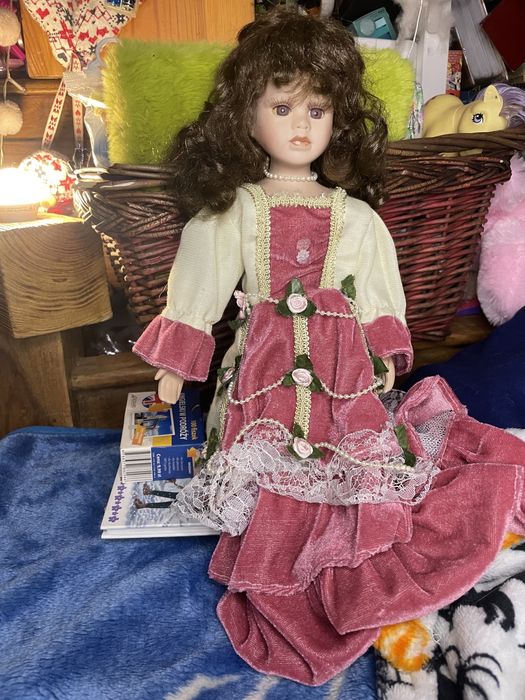 Śliczna porcelanowa duża lalka 40 cm