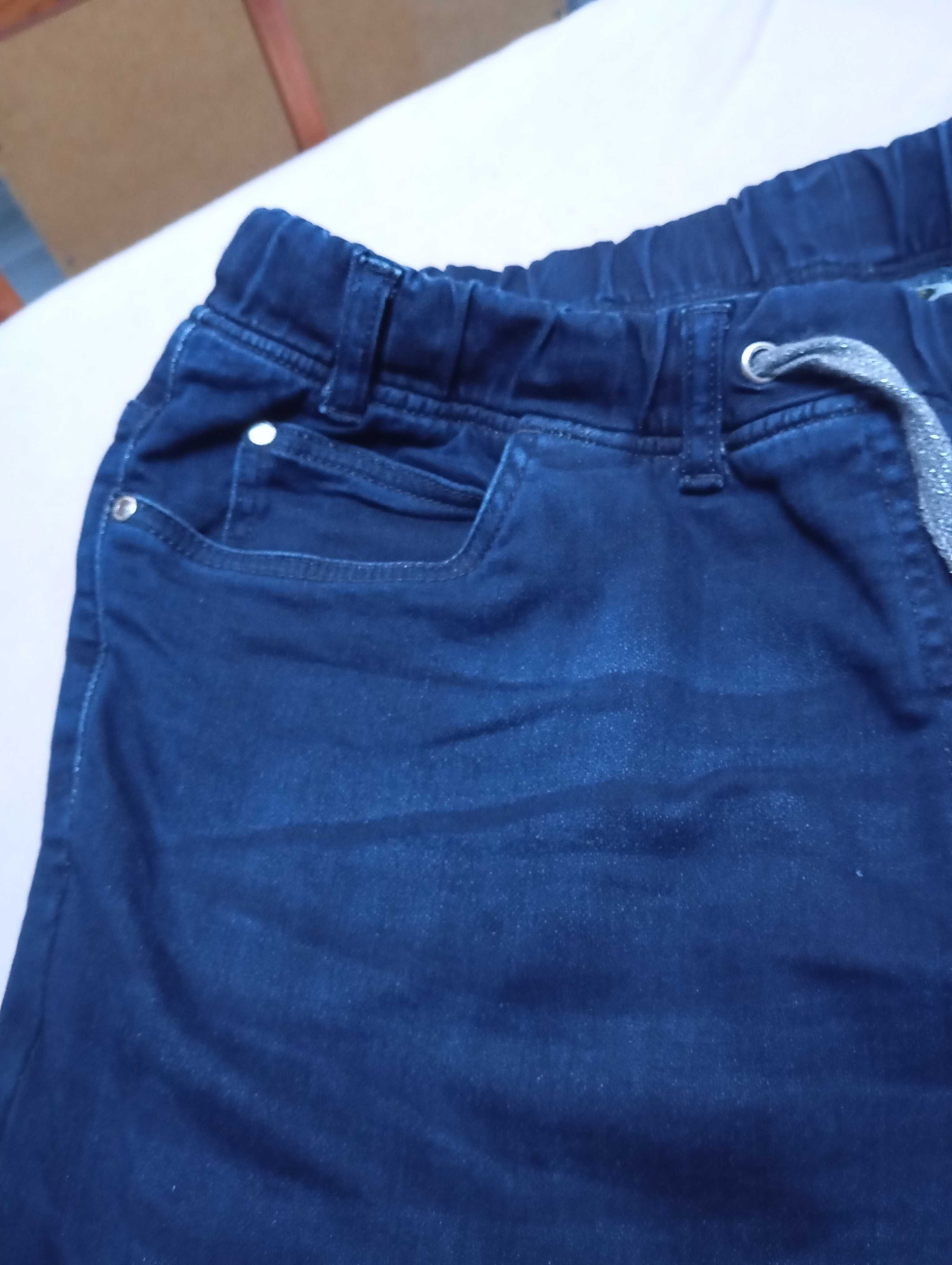 Jeansowe, rozciągliwe spodnie w rozmiarze 50